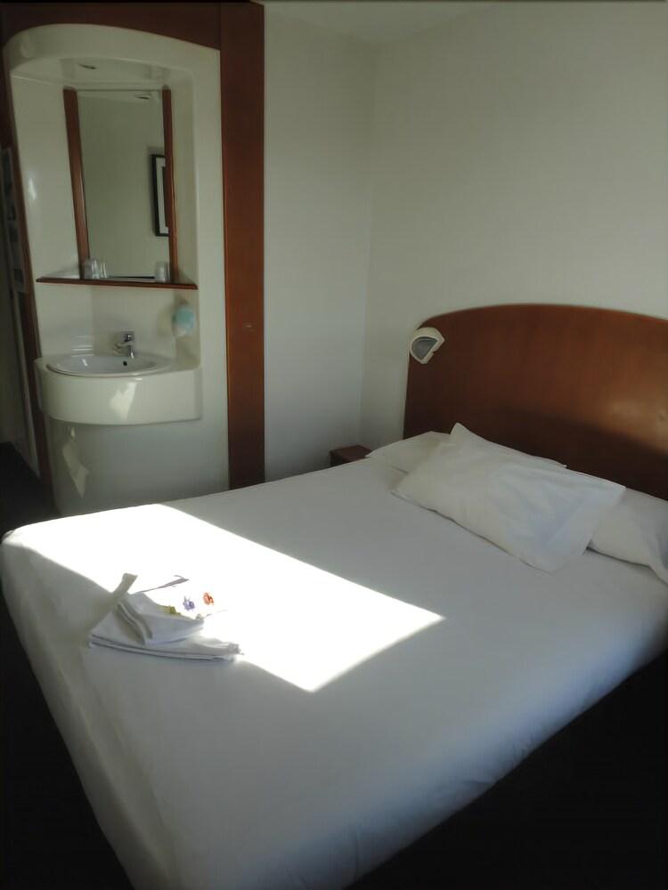 Quick Palace Epinal Bagian luar foto
