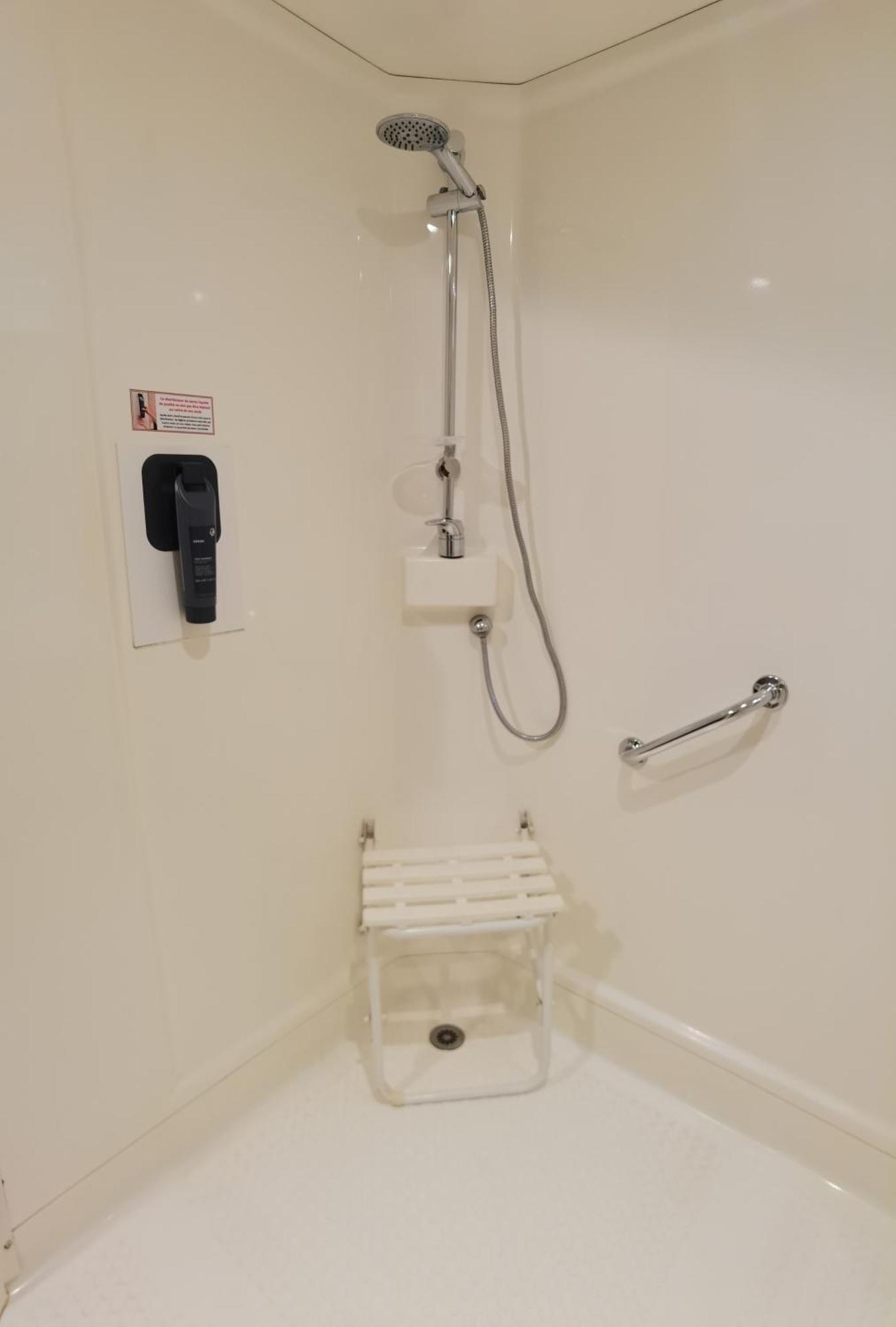 Quick Palace Epinal Bagian luar foto