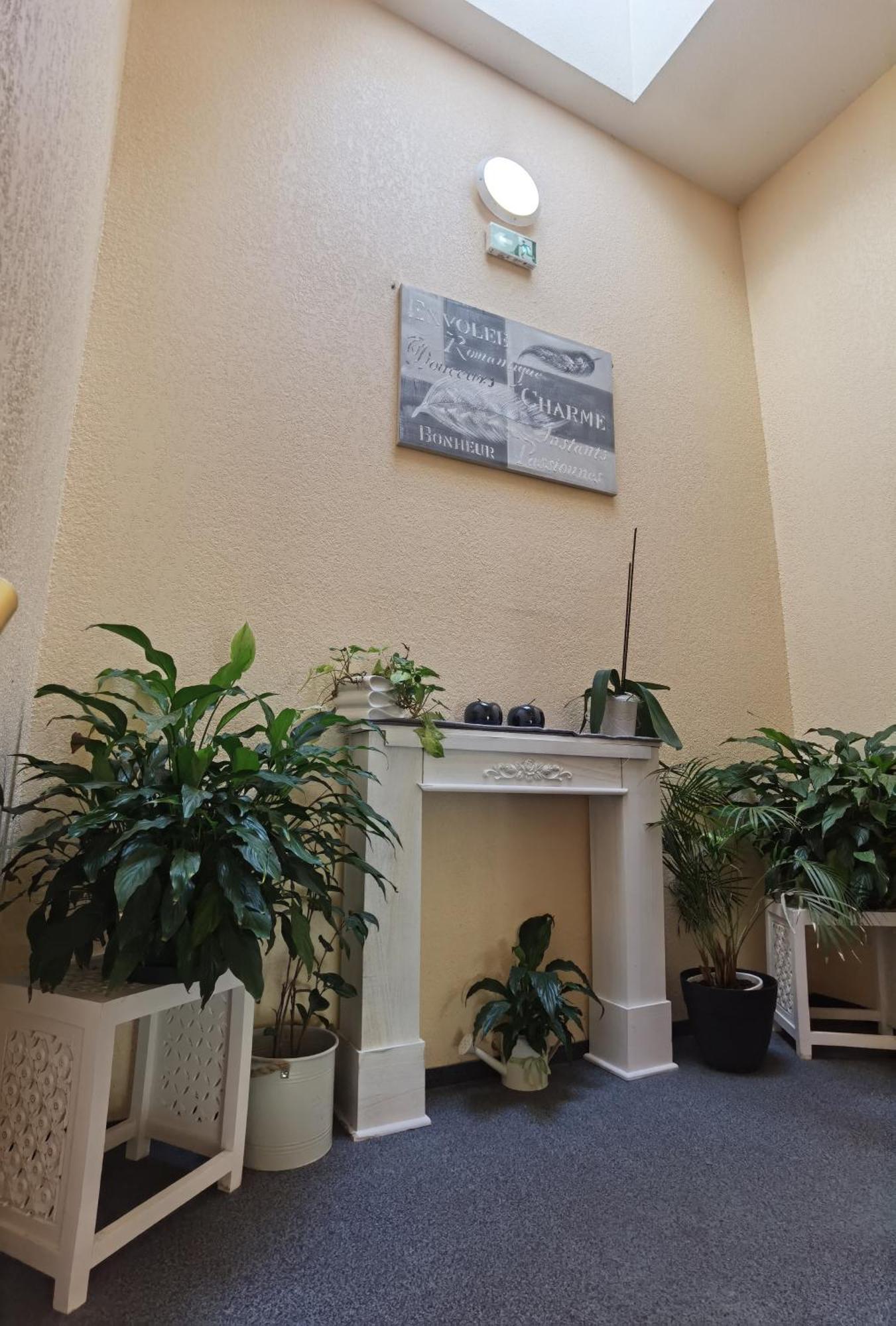 Quick Palace Epinal Bagian luar foto