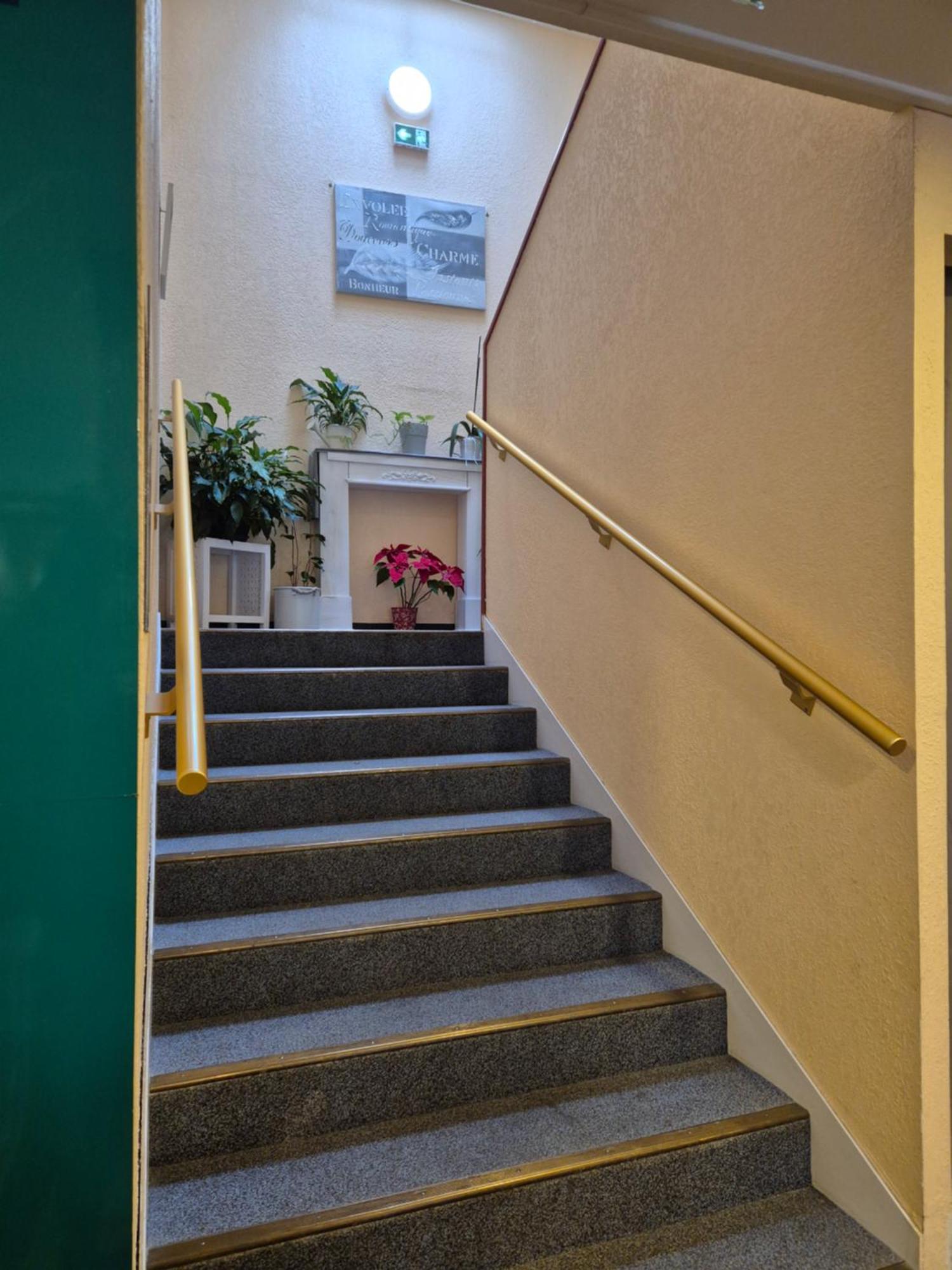 Quick Palace Epinal Bagian luar foto
