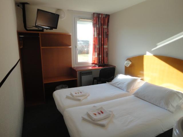 Quick Palace Epinal Bagian luar foto